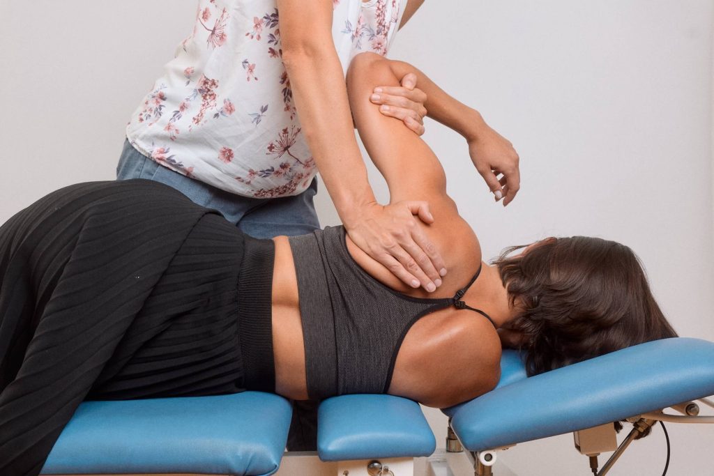 Praktisches Üben in der Ausbildung zum ÖÄK-Diplom Manuelle Medizin