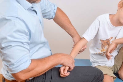 Technik in der manuellen Medizin bei Kindern